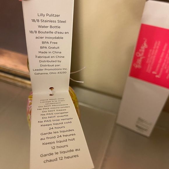 Lilly Pulitzer 24oz Limited Edition Water Bottle NEW GIFT - Picture 3 of 5